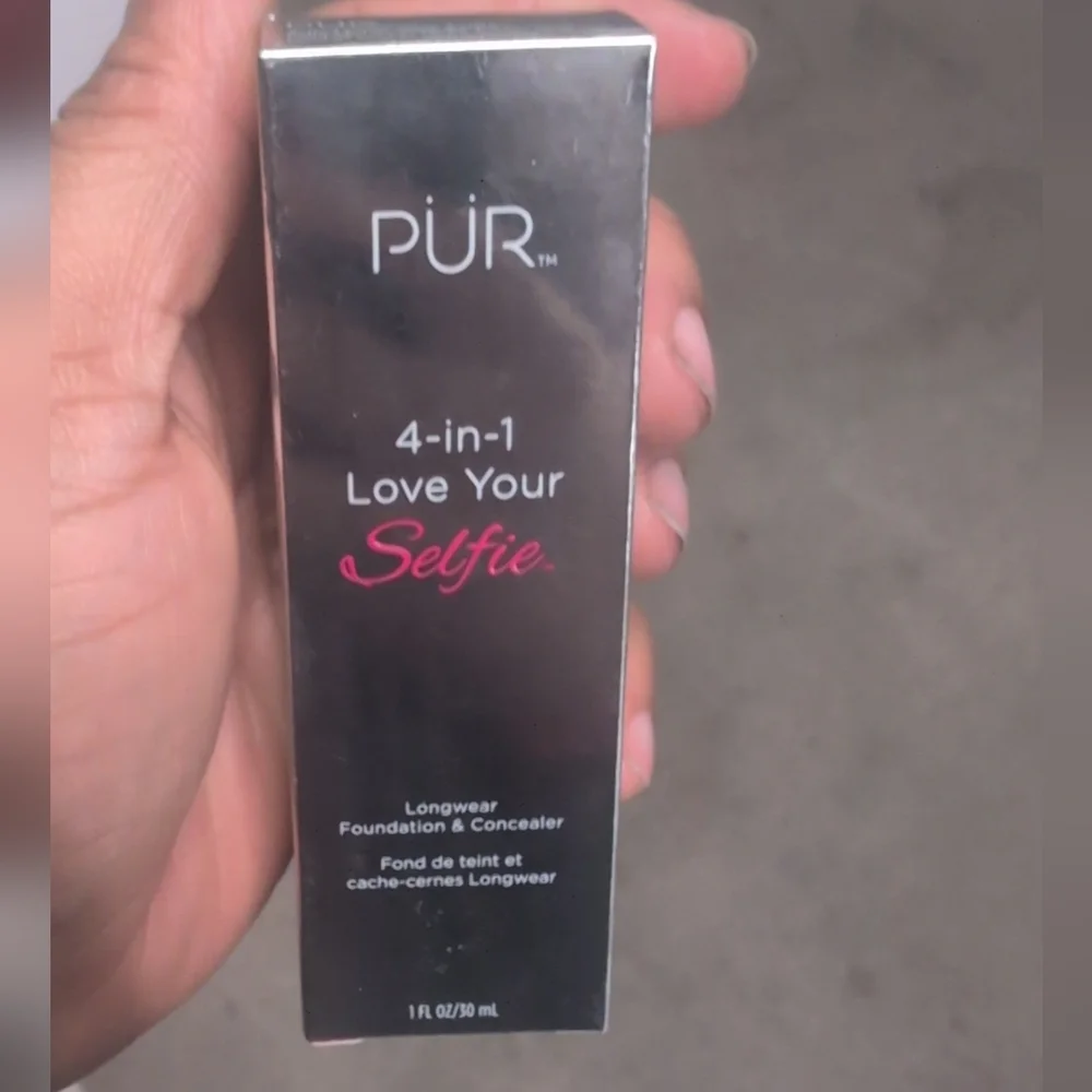 PUR 4-in-1 Love Your Selfie Foundation- Walnut DG2
